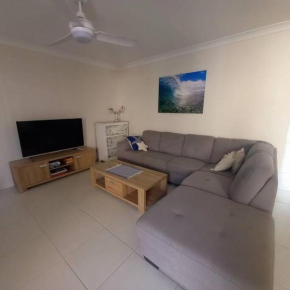 Villa in Kirra